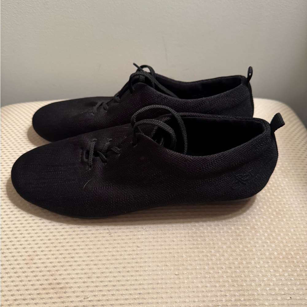 Women’s OTBT Black Sneakers size 9